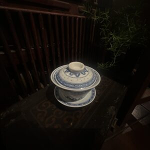 青花玲瓏米粒蓋碗