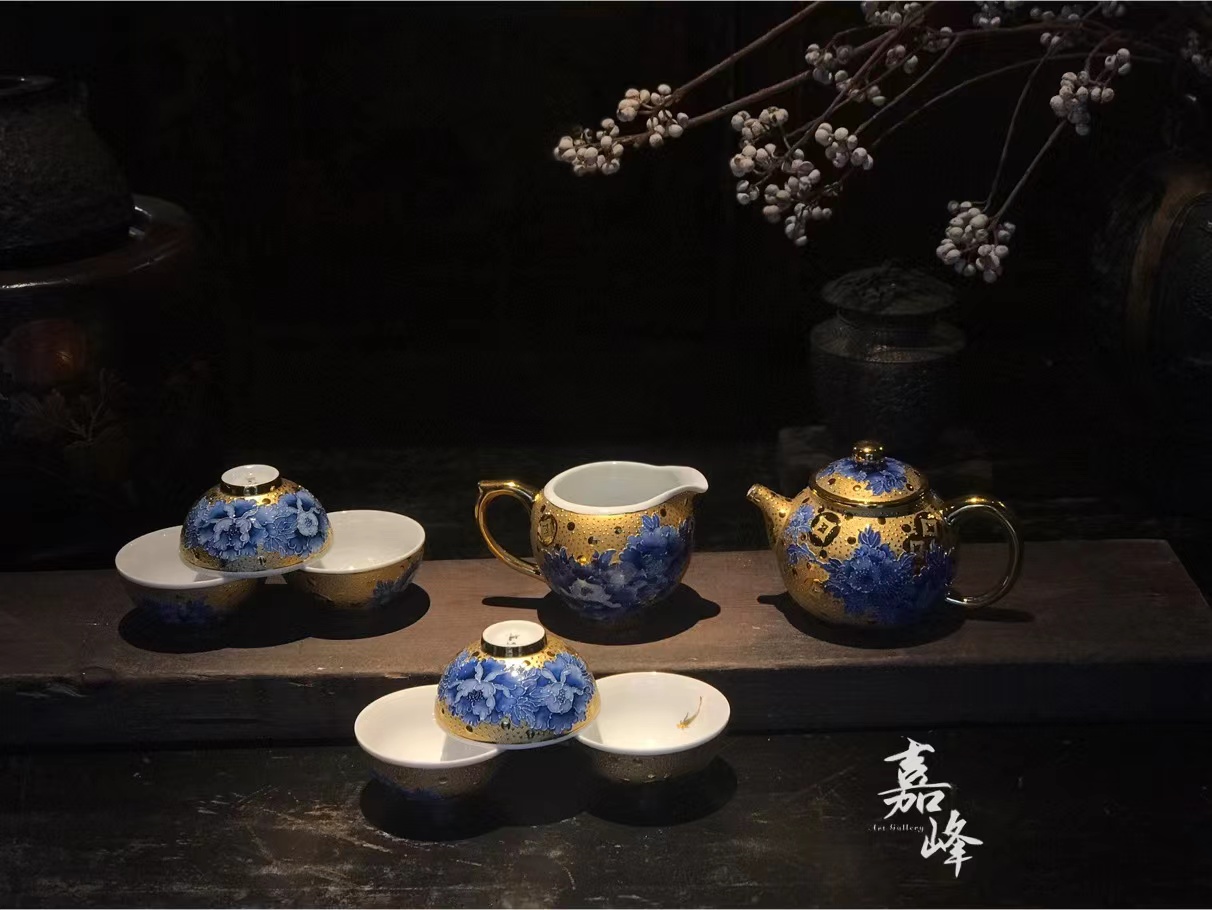 法華彩鎏金青花牡丹茶具組
