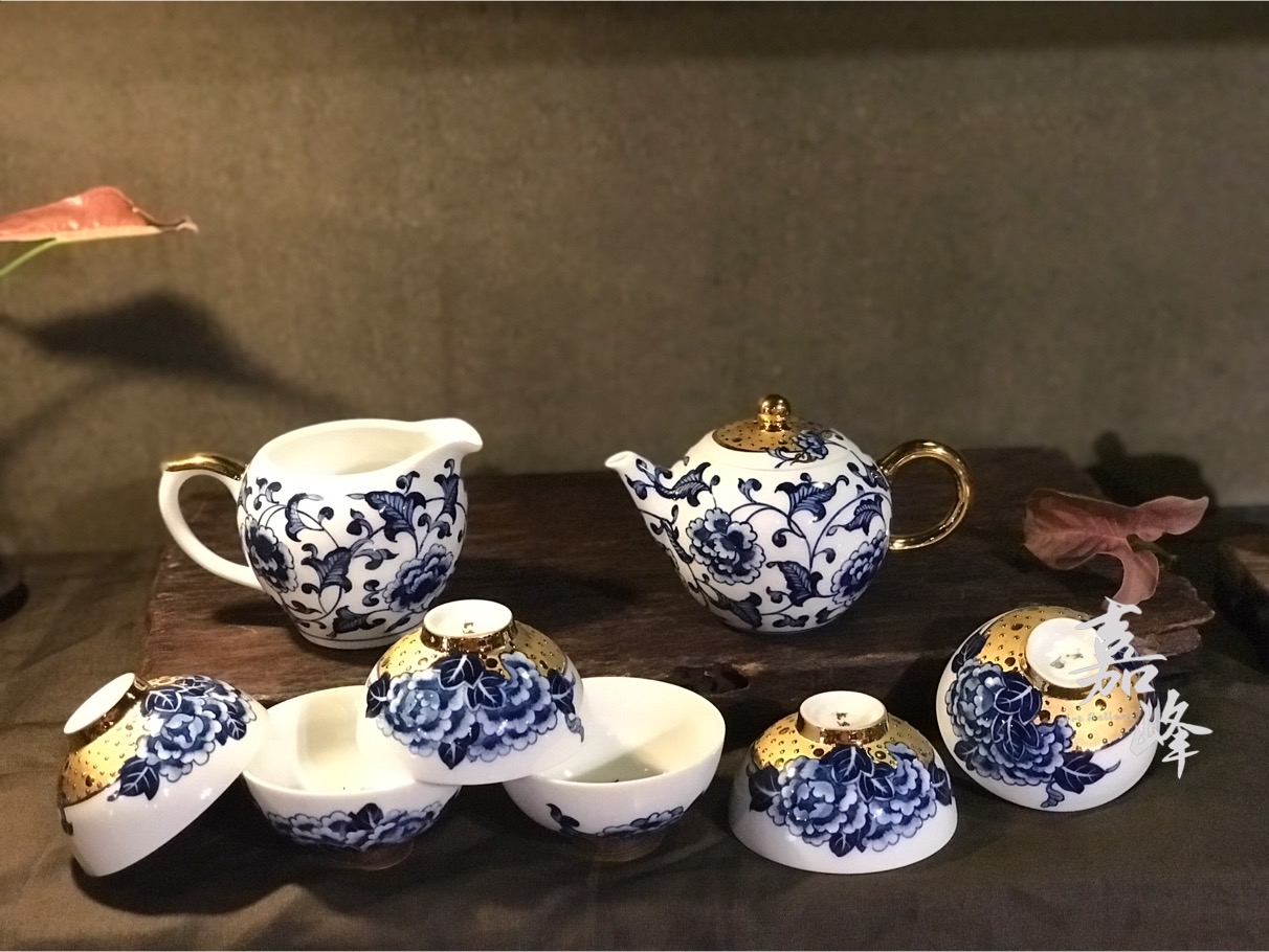 法華彩半鎏金青花牡丹茶具組:圖片 2