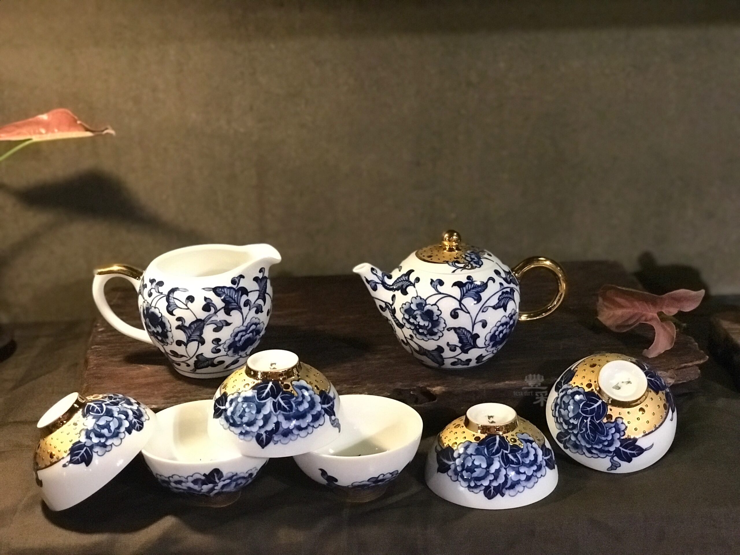 法華彩半鎏金青花牡丹茶具組:圖片 4